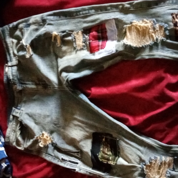 Jeans - Picture 1 of 3